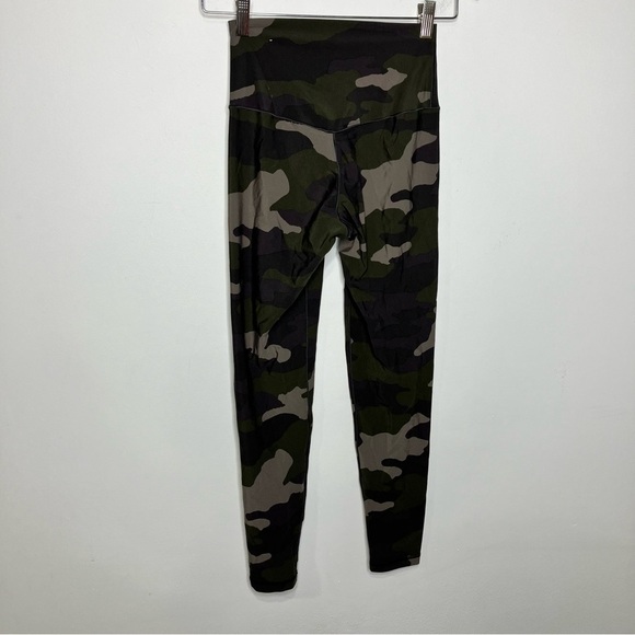Offline by Aerie Real Me 7/8 leggings hi-rise camo size medium - Picture 3 of 5